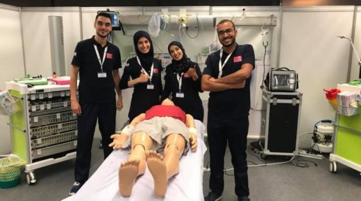 طلبة بكلية الطب بوجدة يحققون إنجازا عالميا بجمهورية التشيك