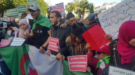طلبة جزائريون يواصلون حراكهم في الثلاثاء الـ40 ويرفضون تدخل الإتحاد الأوروبي