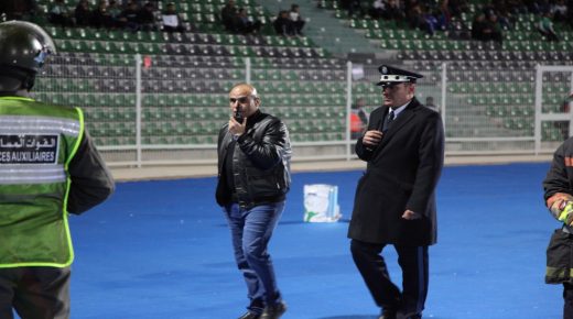 والي أمن وجدة يتكلف شخصيا بتتبع السير الأمني خلال مقابلة المولودية ونهضة بركان