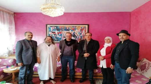 الوزير الحسن عبيابة يقوم بزيارة للفنان المسرحي عبد القادر اعبابو