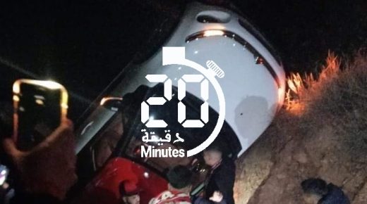 عاجل نجاة خمس مشجعين للكوكب بأعجوبة بعد انقلاب سيارتهم