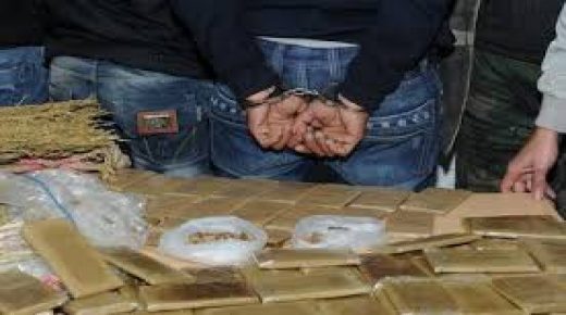 إلقاء القبض على تاجر مخدرات بوجدة بحوزته 1000 غرام من الشيرا