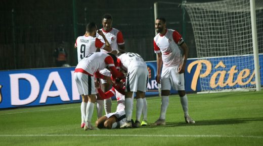 الفتح الرياضي يفوز على ضيفه حسنية أكادير