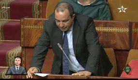 الداخلة…عبدالفتاح المكي يسائل وزير التجهيز حول صفقة إزاحة الرمال