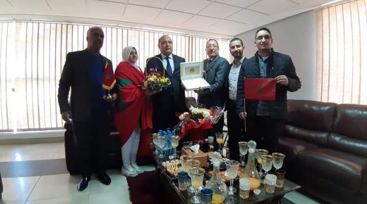 استقبال الوفد الممثل لثانوية الأمل الحاصل على جائزة زيد الاستدامة لسنة 2020 بالورود