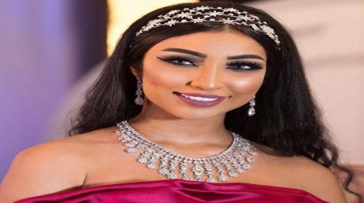 دنيا بطمة تلغي متابعة الفنانين على حسابها الشخصي