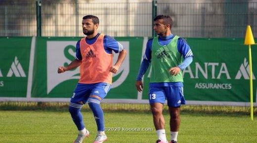 الرجاء يرسل لاعبا جديدا للعلاج بقطر