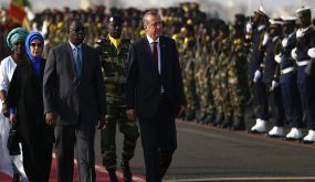 CUMHURBASKANI RECEP TAYYIP ERDOGAN, OZEL UCAK "TUR" ILE TSI 11.15'TE SENEGAL'IN BASKENTI DAKAR'A GELDI. ERDOGAN, SENEGAL CUMHURBASKANI MACKY SALL TARAFINDAN DAKAR HAVAALANINDA RESMI TORENLE KARSILANDI. ( KAYHAN OZER - ANADOLU AJANSI )