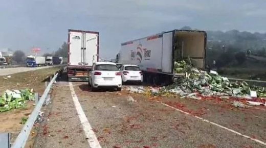 فلاحون إسبان يعترضون سبيل شاحنات مغربية