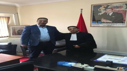رئيس المحكمة الابتدائية لوادي الذهب يصلح بين محاسب صندوق المحكمة ومحامي بهيئة أكادير