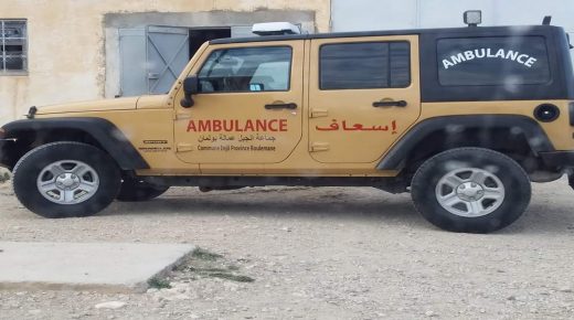 إحدى الشركات تقدم هبة سيارة إسعاف لجماعة انجيل