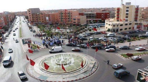 وفد رفيع المستوى يزور العيون