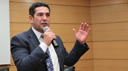 نقابتان تعليميتان تحتجان على وزارة التربية الوطنية بشأن ملف المتعاقدين