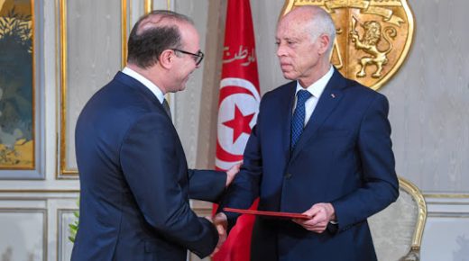 26 وزير في حكومة تونس وانسحاب النهضة