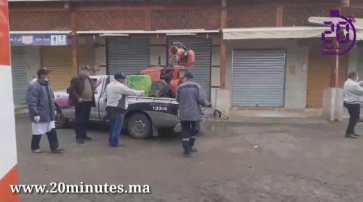 جماعة وجدة وشركة سيطا تعقيم الشوارع ليلا ونهارا من فيروس كرونا