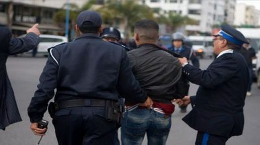 الحظر الصحي : شاب ”يشرمل” قائدة بقطعة زجاجية