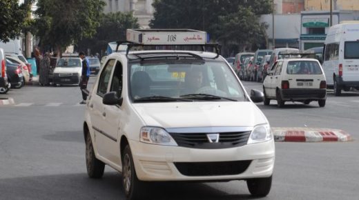 مبادرة انسانية لسيارات الاجرة الصغيرة بالجديدة خلال حالة الطوارئ الصحية