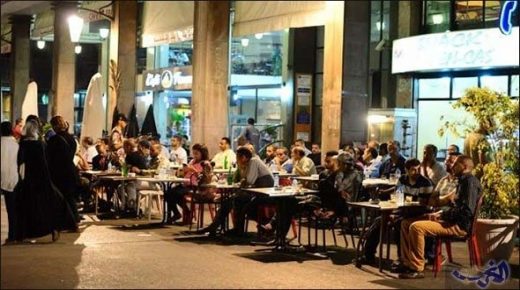 عاجل….وزارة الداخلية تقرر إغلاق المقاهي والمطاعم