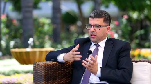 محمد خيي يشرح طريقة الحصول على ترخيص الخروج من المنزل