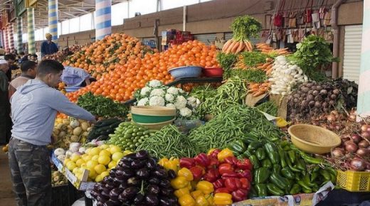 وزارة الفلاحة تؤكد أن المنتوجات متوفرة وتموين الأسواق لن يعرف خصاصا