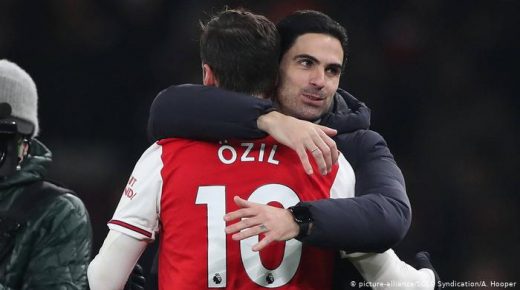 رسميا .. أرتيتا مدرب نادي أرسنال مصاب بفيروس كورونا
