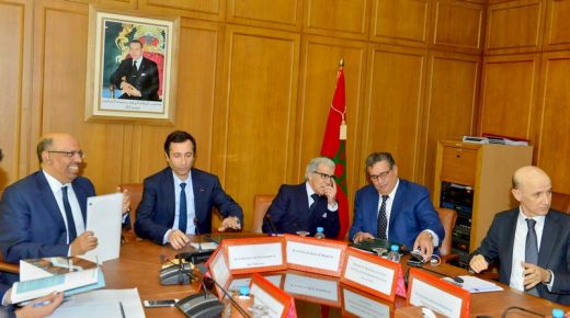 اقرار تعويض 2000 درهم لفائدة الأجراء والمستخدمين المتوقفين مؤقتا عن العمل