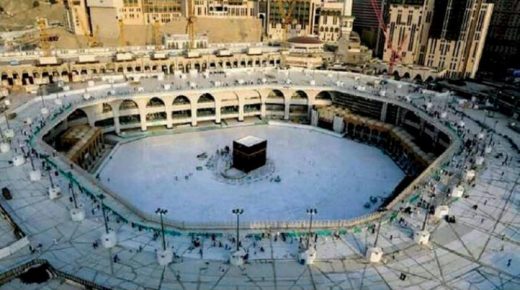 مفتي السعودية: صلاتا التراويح والعيد في البيوت إذا استمر كورونا