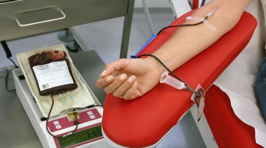 الدار البيضاء.. فعاليات مدنية تقبل بشكل كثيف على التبرع بالدم