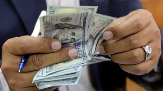 الدولار يتجه نحو تسجيل أكبر ارتفاع أسبوعي منذ أوائل أبريل