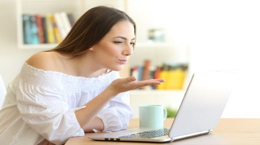 ملل الحجر الصحي قد يدفعك للتسرّع والتصريح بحبك.. هكذا تتأكّدين من مشاعرك