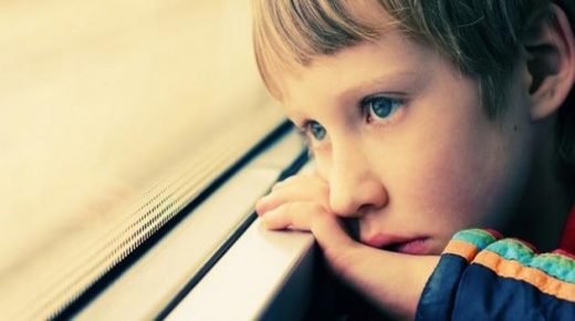 أعراض التوحد عند الأطفال بعمر سنتين