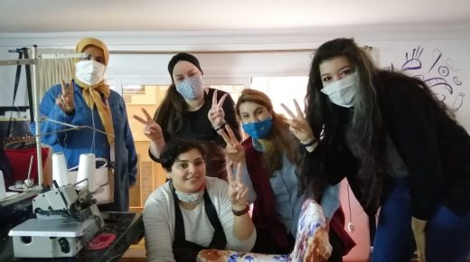 بركان .. سواعد نسائية تساهمن في توفير كمامات صحية مجانا