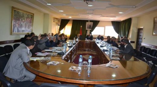 المجالس الجماعية بإقليم أزيلال تخصص حوالي مليار و نصف سنتيم للاسرة المعوزة