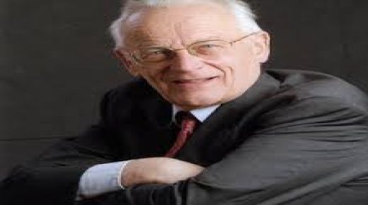 عالم اجتماع فرنسي يحلل الجائحة.. فراغ هائل وانتقال وحشي وكارثة بدون زعماء ولا أفكار