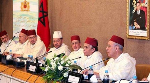 صلاة عيد الفطر لهذه السنة تصلى في المنازل والبيوت