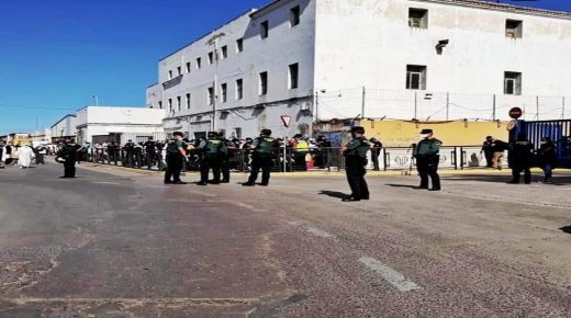 إصابة شخص بفيروس كورونا ينحدر من إقليم تاوريرت من بين العالقين في مدينة مليلية المحتلة