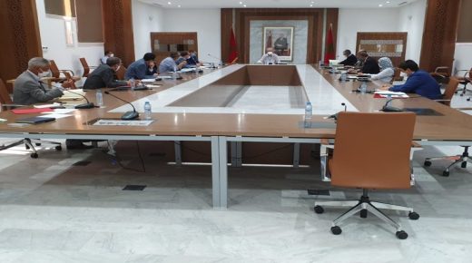 والي جهة مراكش آسفي يترأس اجتماع حول الوضعية المائية بالجهة.
