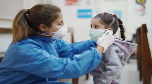 الحالات الصعبة لدى الأطفال دون 14 عاما المتعلقة بكوفيد-19 قليلة جدا
