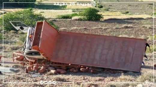 انقلاب شاحنة محملة بقنينات الغاز يودي بحياة شخص و اصابة السائق بجروح متفاوتة الخطورة