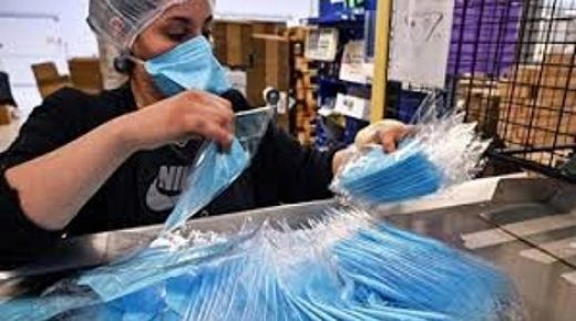 تعاونية “تيزرا للتنمية” تحصل على شهادة المعهد الوطني للتقييس لتصنيع الكمامات
