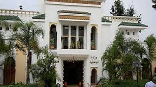 توقيف رجل سلطة عن العمل للاشتباه في تورطه في قضية تحويل مساعدات غذائية وتوجيهها للاستهلاك الشخصي