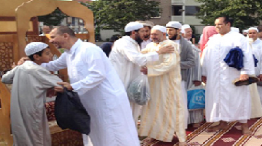 الجزائر تدعو إلى ضرورة الالتزام بالإجراءات الوقائية، من فيروس كورونا يومي العيد.