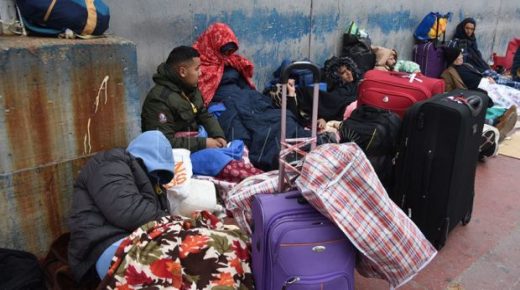 السلطات المغربية تشرع في إعادة المغاربة العالقين بمليلية المحتلة
