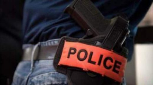 إشهار سلاح دون استعماله لتوقيف شخص عرض عناصر الشرطة لتهديد جدي