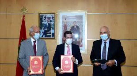 توقيع اتفاقية إطار بين قطاع التعليم العالي ومؤسسة المكتب الشريف للفوسفاط لتشجيع استعمال الرقمنة في مجال التعليم العالي