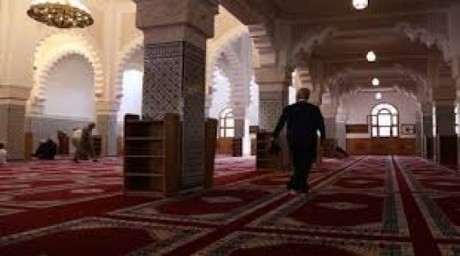 فتح دور العبادة من السبت مع استمرار تعليق الصلاة الأسبوعية بمصر