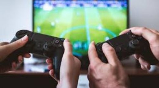 مايكروسوفت تستعد للكشف عن نسخة جديدة من “إكس بوكس إس” لمنافسة “بلايستيشن 5”