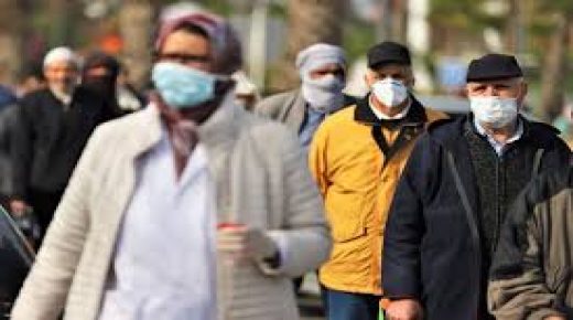 وضع الكمامة واجب وإجباري بالنسبة لجميع الأشخاص من أجل التنقل خارج مقرات سكناهم