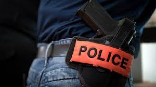 مفتش شرطة ممتاز يضطر لاستعمال سلاحه الوظيفي لتوقيف شقيقين عرضا المواطنين لاعتداء خطير