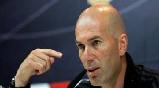 زيدان “يلمح” إلى إمكانية مغادرة ريال مدريد